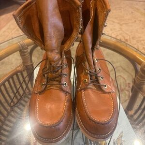 Men’s Wolverine Leather Steel toe boot.